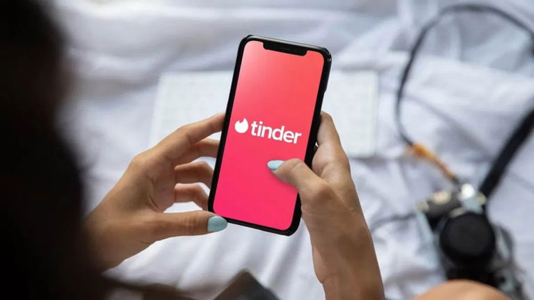 Tinder perd de plus en plus d'utilisateurs et va désormais utiliser l'IA pour t'aider à dénicher l'amour idéal 2 Tinder ne cesse de perdre des utilisateurs, ainsi elle commencera à utiliser l'IA pour vous aider à trouver le partenaire idéal