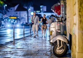 Transformez votre Vespa classique en électrique en 4 heures grâce à ce kit ingénieux