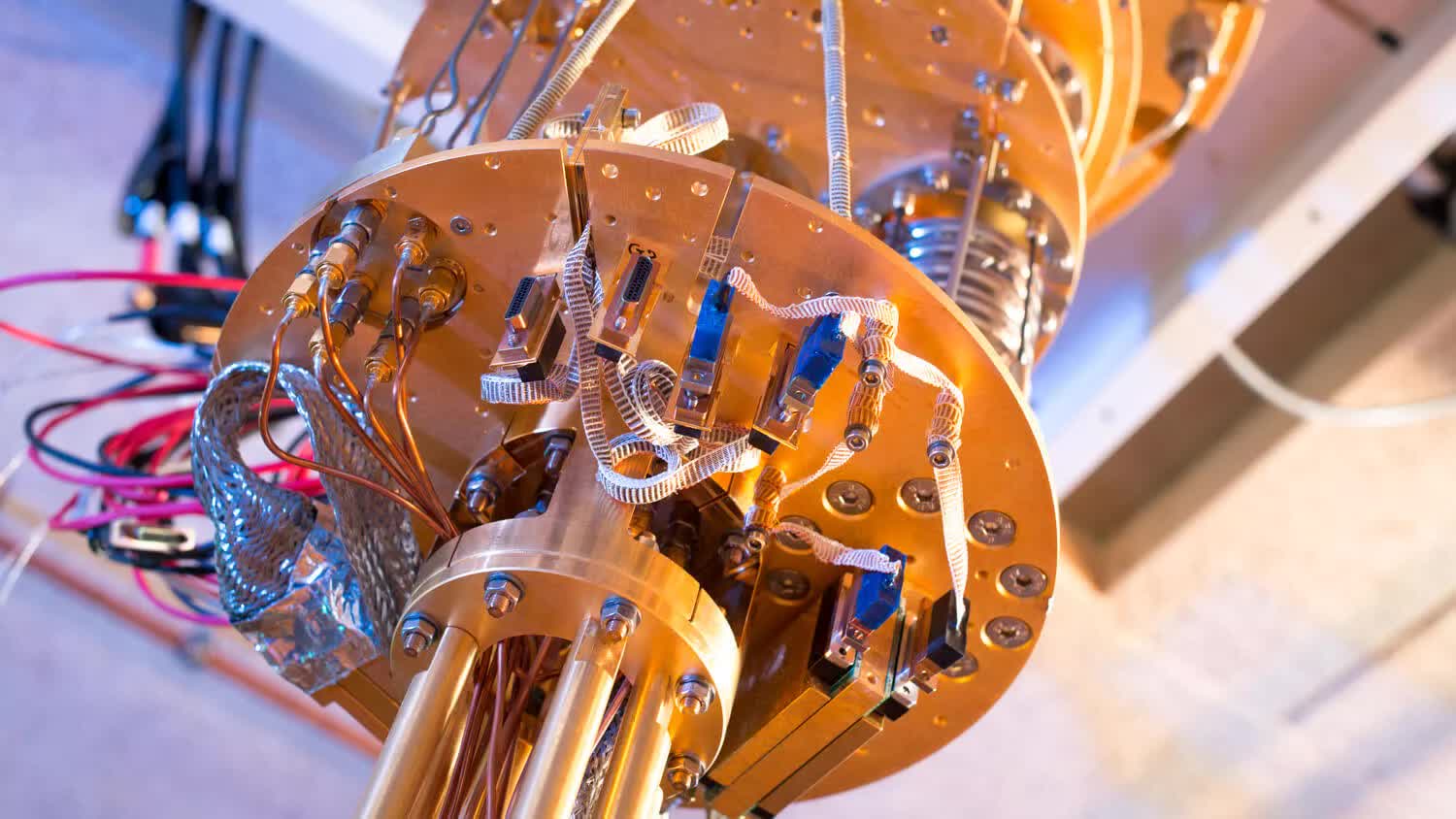 Une avancée révolutionnaire : la fibre optique booste l'informatique quantique, réduisant chaleur et énergie ! 2 Une avancee revolutionnaire la fibre optique booste linformatique quantique