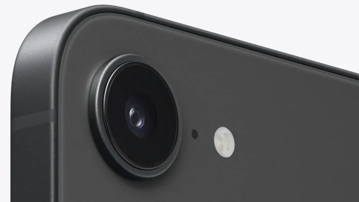 Une mystérieuse message "caché" dans les fonds d'écran officiels de l'iPhone 16 2 Une mysterieuse message cache dans les fonds decran officiels de.webp