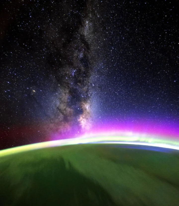 1740786225 960 Decouvrez la Terre et la Voie lactee dans cette image.webp