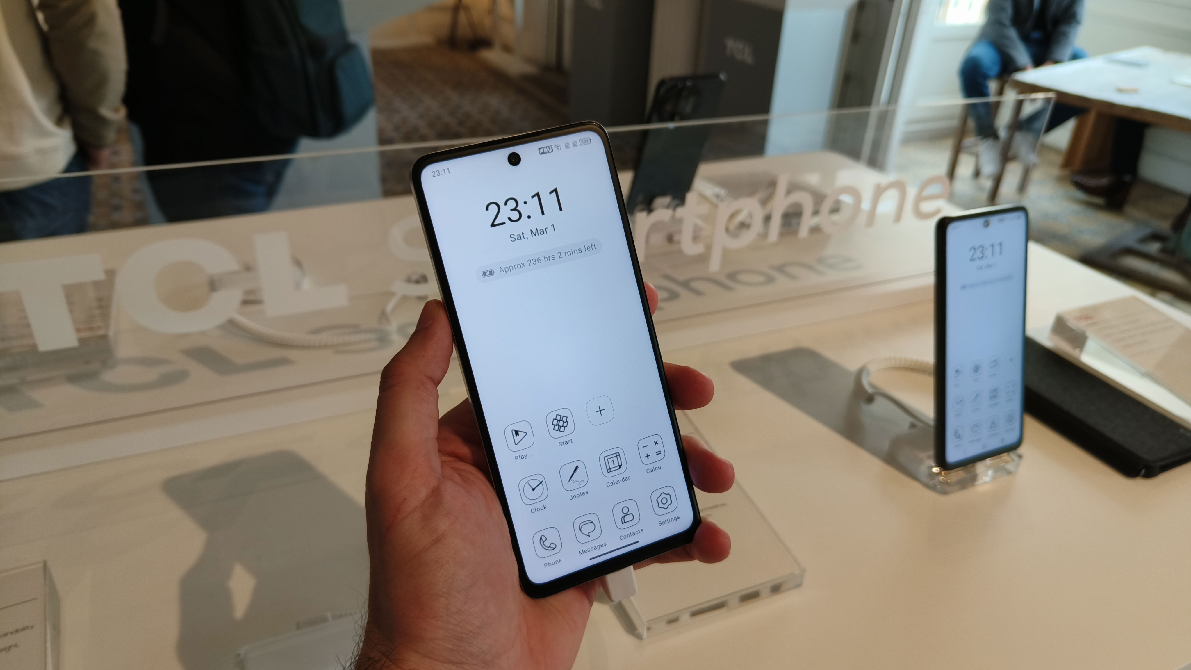 Coup de tonnerre sur le segment d'entrée de gamme : TCL dévoile une demi-douzaine de nouveaux smartphones au Mobile World Congress 3 Coup porté à la gamme d'entrée TCL officialise une demi-douzaine de mobiles au Mobile World Congress