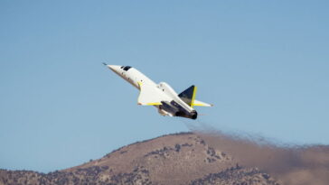 Le prototype secret de l'avion de la NASA franchissant le mur du son. C'est incroyable 2 Capture du prototype secret de la NASA franchissant la barrière du son. C'est absolument incroyable.