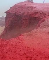 Cascades étonnantes rouge sang filmées en Iran : la vidéo shockante de l'île de Hormuz 17 Video thumbnail