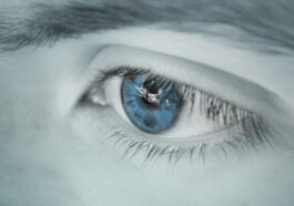 C'est la pire chose à faire pour vos yeux, selon une ophtalmologiste