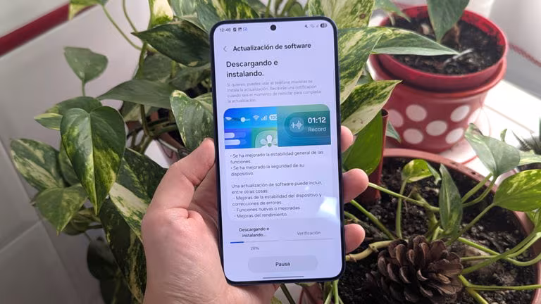 Comment mettre à jour votre smartphone Samsung vers Android 15 pour profiter de toutes les nouveautés 2 Comment mettre à jour votre mobile Samsung vers Android 15 pour profiter de toutes les nouveautés