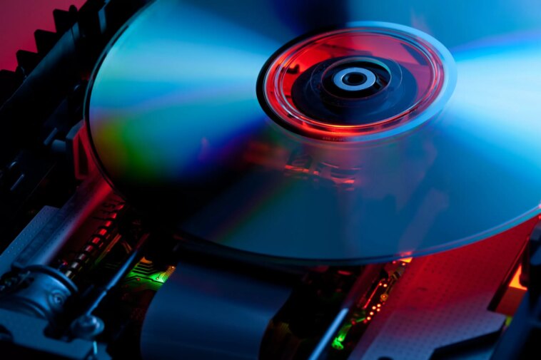 Des centaines de DVD Warner Bros. des années 2000 sont en train de se détériorer 1 Des Centaines De Dvd Warner Bros. Des Années 2000 Sont