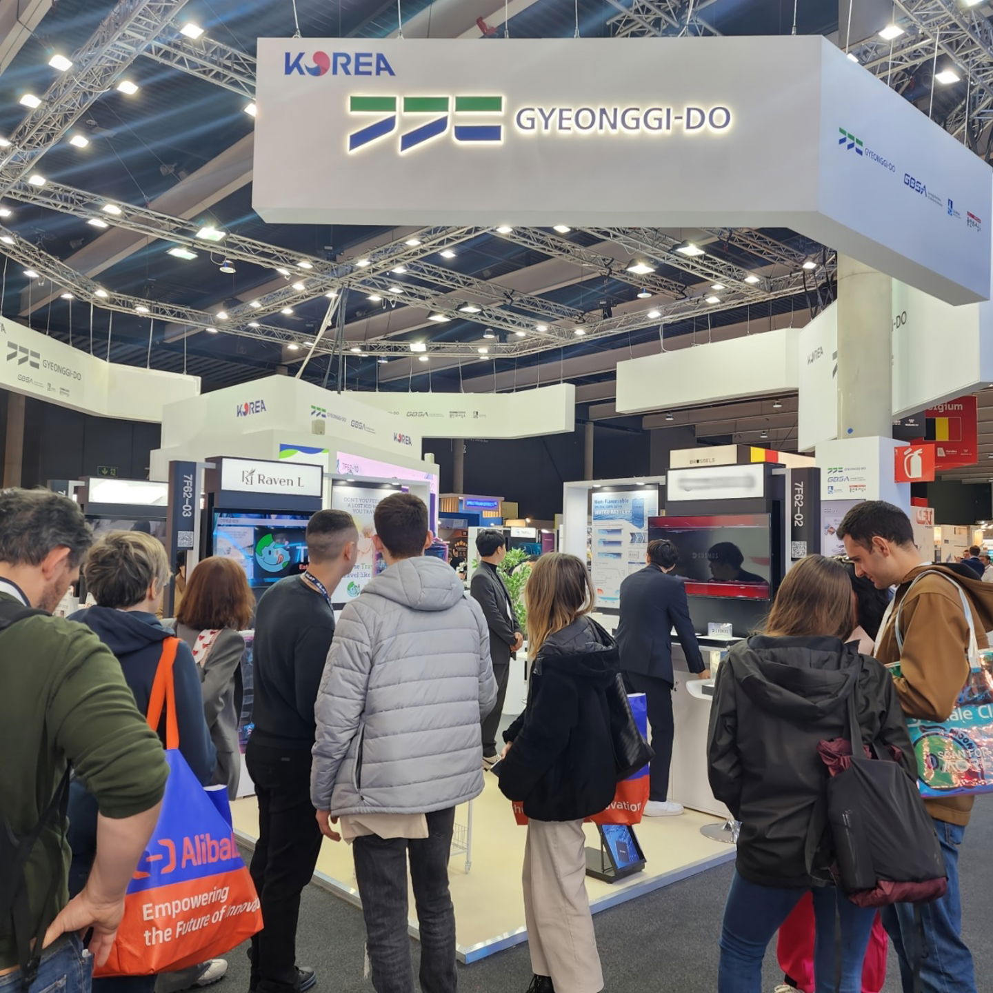 Dites adieu aux allergies : découvrez TravEat, l'app IA pour manger sereinement à l'étranger 3 Le stand de TravEat au Mobile World Congress a attiré de nombreux regards