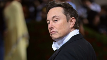 Elon Musk, propriétaire de Tesla, assure qu'il y a des choses sombres sur le marché qu'il ne peut pas révéler : "Je pourrais être assassiné" 22 Elon Musk, dueño de Tesla, asegura que hay cosas oscuras del mercado que no puede contar: "Podrían asesinarme"