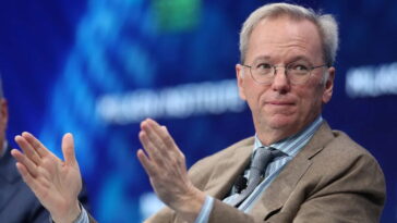 Eric Schmidt, ex-PDG de Google, inquiet pour l'avenir de l'IA : "De nombreuses personnes seront blessées ou tuées" 4 Eric Schmidt, ex-CEO de Google, preocupado por el futuro de la IA: "Habrá muchas personas heridas o asesinadas"
