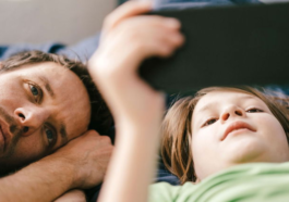 Google et YouTube renforcent la sécurité numérique pour les familles et les adolescents : voici leurs nouveaux outils