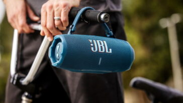 JBL Flip 7 et Charge 6 : une évolution misant sur l'IA, une plus grande autonomie et plus de robustesse 1 JBL Flip 7 et Charge 6 : une évolution tournée vers l'IA, une meilleure autonomie et une plus grande résistance