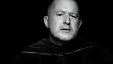 Jony Ive, ancien designer d'Apple, regrette certaines décisions de la marque 29 Jony Ive, diseñador de Apple, arrepentido sobre algunas decisiones de la marca: "Celebro las cosas positivas, pero también me siento responsable por aquellas que no lo fueron tanto"