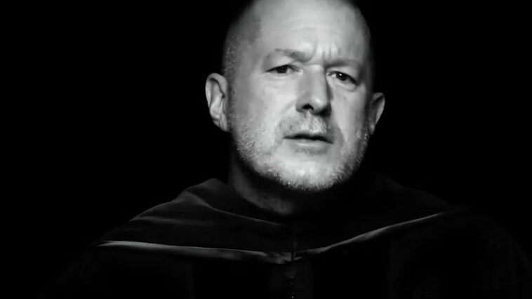 Jony Ive, ancien designer d'Apple, regrette certaines décisions de la marque 1 Jony Ive, diseñador de Apple, arrepentido sobre algunas decisiones de la marca: "Celebro las cosas positivas, pero también me siento responsable por aquellas que no lo fueron tanto"