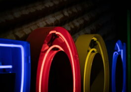 La nouvelle IA de Google suscite des débats parmi les photographes et artistes. Elle réalise des actions que d'autres IA refusent.