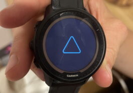 Le triangle bleu sur les montres Garmin : que signifie ce problème et comment le résoudre