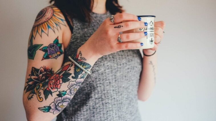 Les tatouages augmentent le risque de cancer jusqu'à 4 fois : l'étude révélatrice sur les jumeaux tatoués 1 Image