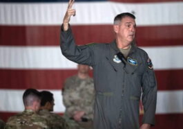 Mike Minihan, general de los Estados Unidos, predice una guerra este año: "Ojalá esté equivocado, pero algo en mi interior me dice que lucharé en 2025"