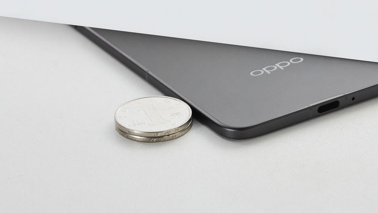 OPPO et son Find N ouvrent la voie, pendant que Samsung s'interroge sur la céramique ! 2 OPPO et ses Find N montrent la voie, tandis que Samsung explore... la céramique ?