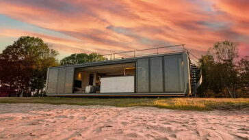 On dirait un conteneur de camion, mais c'est en réalité une maison préfabriquée extensible 22 On dirait un conteneur de camion, mais il s'agit en réalité d'une maison préfabriquée extensible
