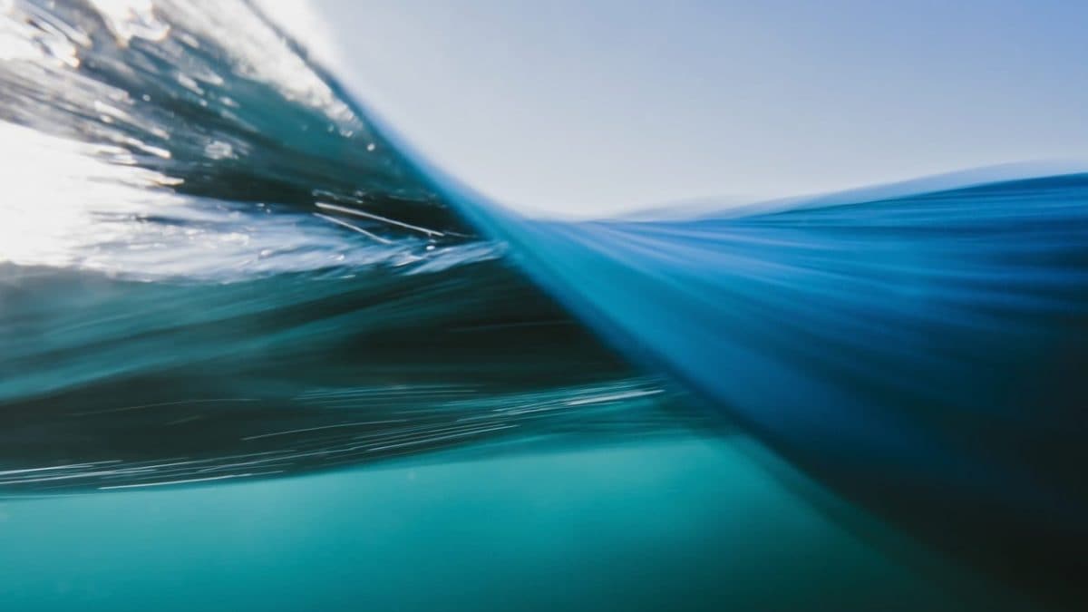 Pas seulement solide, liquide et gazeux : découverte d'un nouvel état de l'eau qui pourrait exister sur des planètes extraterrestres 2 L'eau est la troisième molécule la plus abondante dans l'univers, ainsi qu'un composant clé des intérieurs de lunes glaciaires, de planètes géantes et d'exoplanètes similaires à Uranus et Neptune