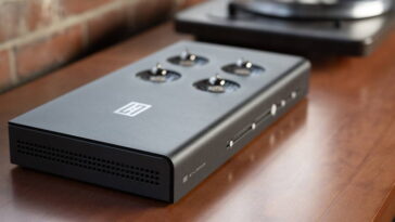 Schiit Audio lance Stjarna : amplificateur pour platines vinyles avec technologie entièrement à lampes et contrôle par application 9 Schiit Audio lance Stjarna : amplificateur pour tourne-disques avec technologie 100 % à lampes et contrôle via application