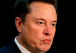 Seth Abramson, biógrafo de Elon Musk, arremete contra él: "Se está volviendo loco por depresión, estrés y consumo ilícito de drogas"