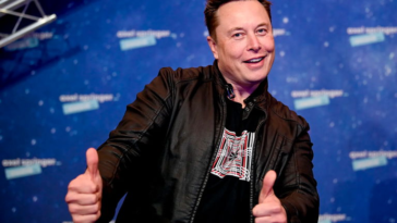 Seth Abramson, journaliste et biographe d'Elon Musk, alerte sur l'état mental du milliardaire : "Il faudrait que quelqu'un lui retire Internet définitivement" 15 Seth Abramson, periodista y biógrafo de Elon Musk, alerta sobre el estado mental del millonario: "Alguien que se preocupe por él debería quitarle el internet permanentemente"