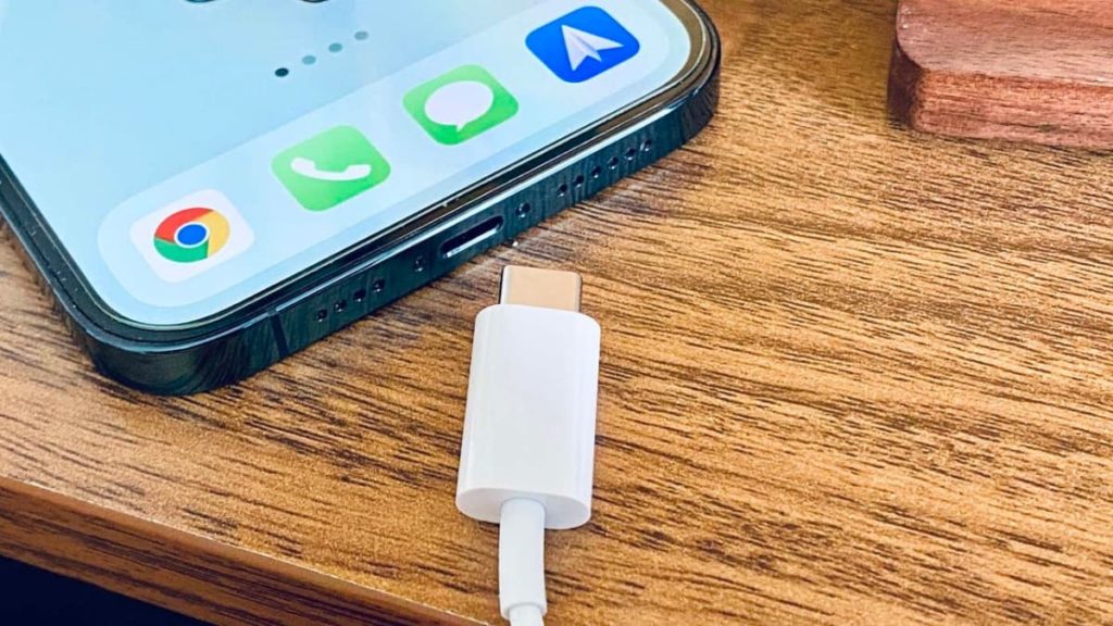 Un iPhone 17 Air sans port USB-C ? Les règles de l'Union Européenne ne l'interdisent pas 2 iPhone 17 Air USB-C União Europeia regras Apple