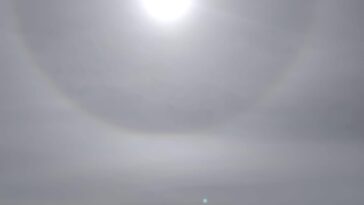 Un incroyable anneau de lumière apparaît dans le ciel de Sardaigne : découvrez les images de l'étrange halo de 22° 9 L'alone de 22° en Sardaigne. Crédit : Marta Visentin