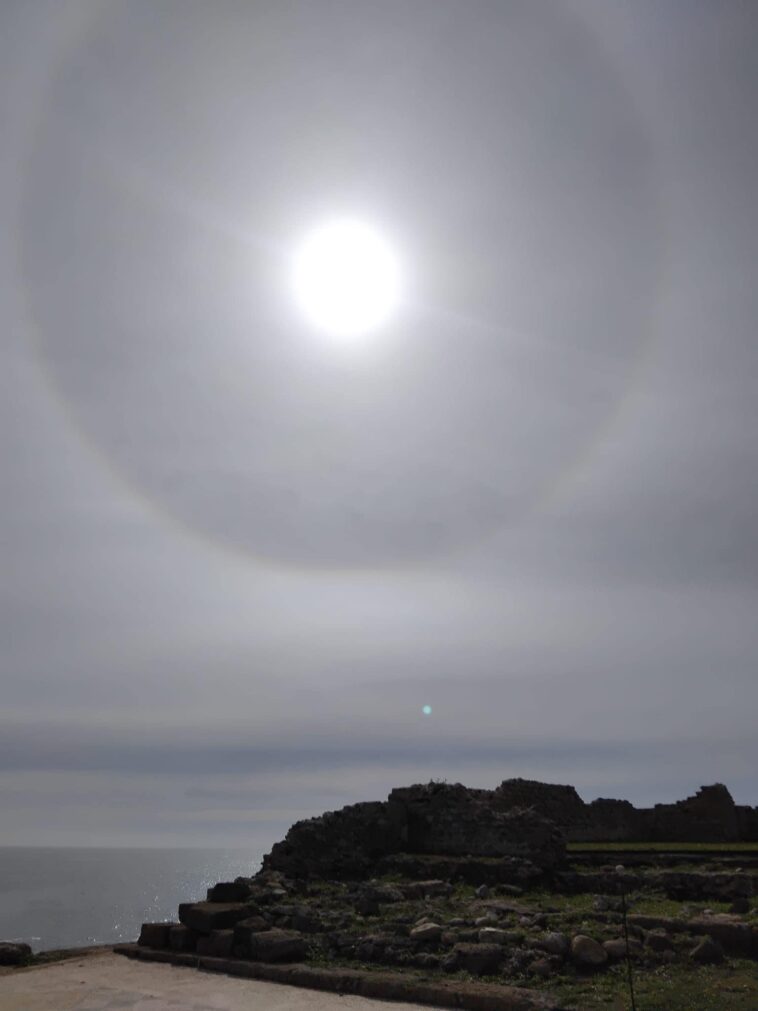 Un incroyable anneau de lumière apparaît dans le ciel de Sardaigne : découvrez les images de l'étrange halo de 22° 1 L'alone de 22° en Sardaigne. Crédit : Marta Visentin