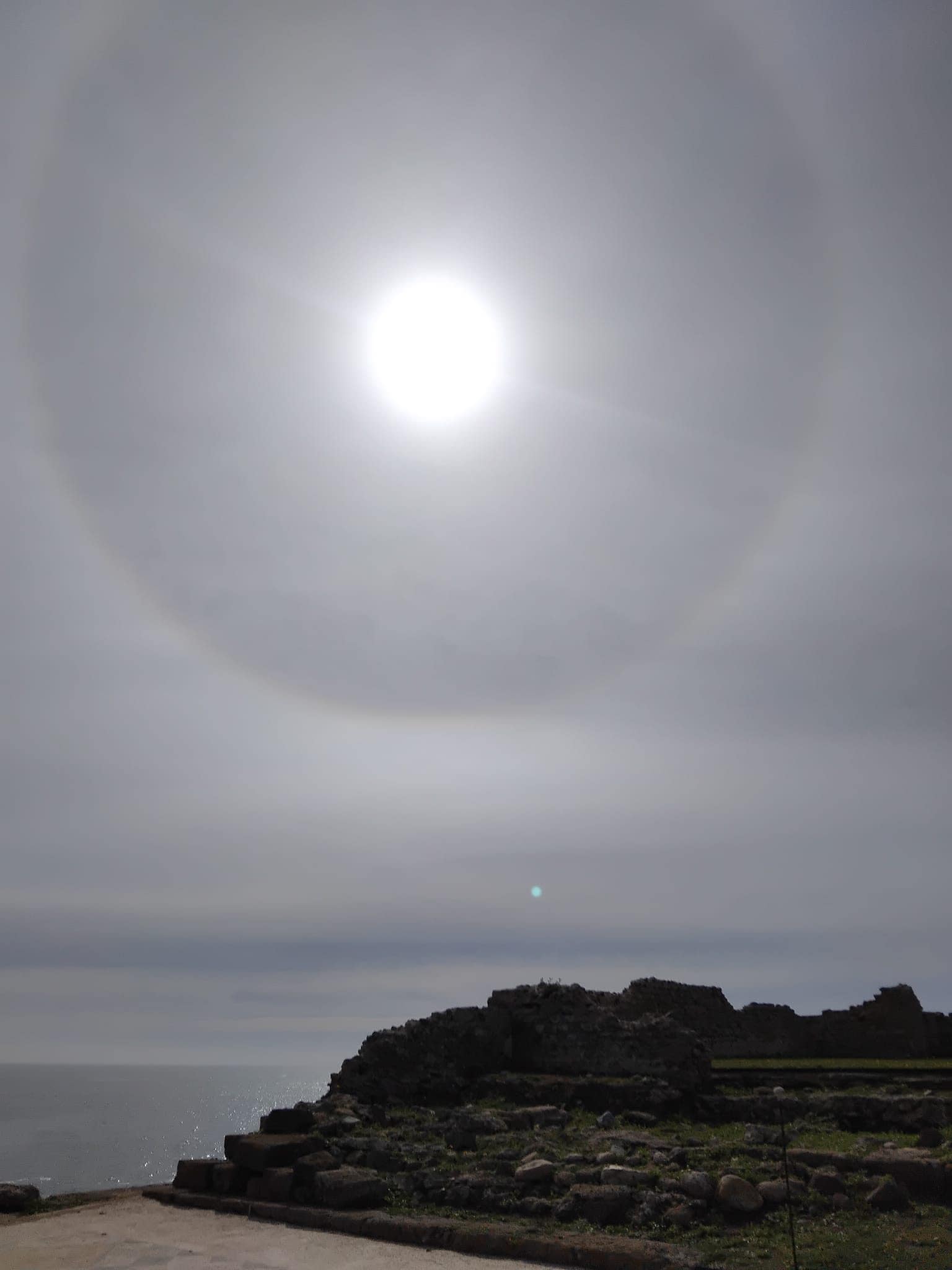 Un incroyable anneau de lumière apparaît dans le ciel de Sardaigne : découvrez les images de l'étrange halo de 22° 2 L'alone de 22° en Sardaigne. Crédit : Marta Visentin