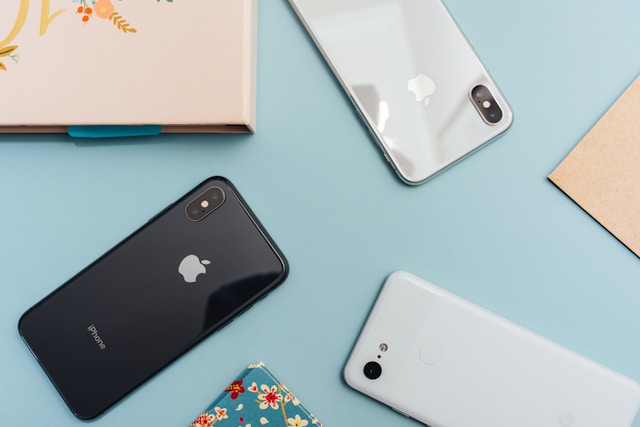 La mobilité technologique stimule l'essor du jeu mobile : pourquoi le jeu en déplacement est plus populaire que jamais 1 Iphone Table Mobile Reunion