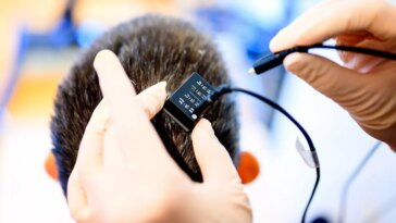 Une technologie révolutionnaire permet aux patients paralysés de retrouver la parole naturelle 22 Une Technologie Révolutionnaire Permet Aux Patients Paralysés De Retrouver La