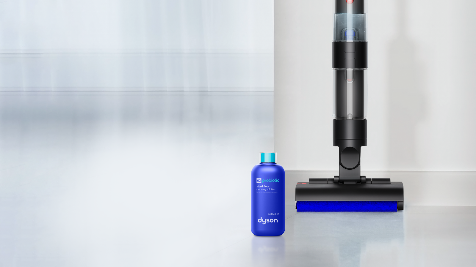Dyson lance sa première solution de nettoyage et révolutionne encore une fois notre façon de nettoyer 3 Dyson lance sa première solution de nettoyage de sols pour ses appareils, changeant notre approche du nettoyage.