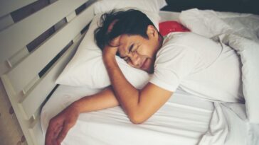 Ce geste apparemment simple pourrait augmenter le risque d'insomnie