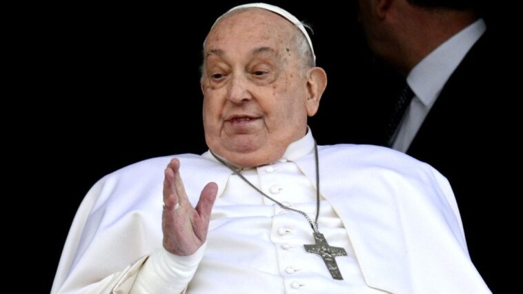 Comment le Pape François est-il mort : hypothèse d’un AVC, symptômes et causes à connaître 1 Image