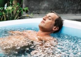 Des plongées dans l'eau froide transforment réellement les cellules, selon une étude