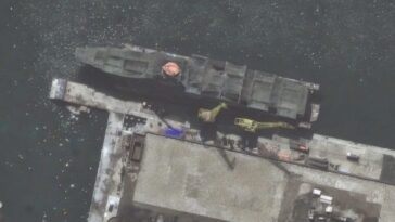 La photo de l'incroyable porte-avions construit en Corée du Nord : peut-être le plus grand de sa flotte 24 La photo de l'incroyable porte-avions construit en Corée du Nord : peut-être le plus grand de sa flotte