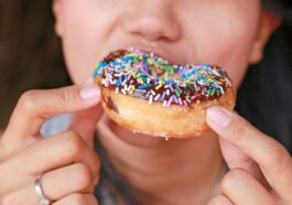 Plus vous consommez d'aliments ultra-transformés, plus votre risque de mort prématurée augmente, révèle une étude 39 Immagine