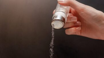 Sel et piment en excès : le risque d'obésité augmente de 330 % chez ceux qui en consomment plus de 5 grammes par jour 1 Image