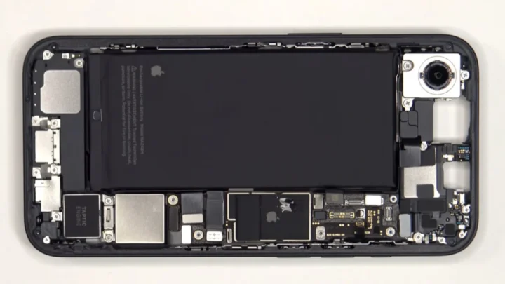 Tim Cook affirme que son chip C1 surpasse celui de Qualcomm 5 1746304619 561 Tim Cook affirme que son chip C1 surpasse celui de.webp