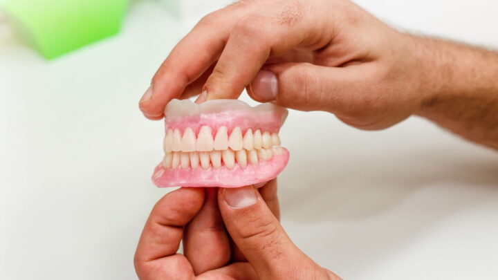 Pour la première fois, des scientifiques réussissent à créer des dents en laboratoire ! 3 Prothèse dentaire