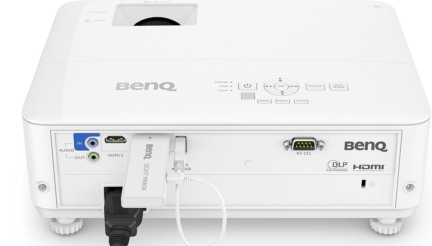 Projecteur Full HD lumineux à 549 euros, idéal pour le home cinéma et les présentations 4 Connexions Benq Th585p