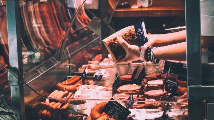 La viande rouge transformée est liée à un risque de démence accru de 13 % 4 Carne vermelha