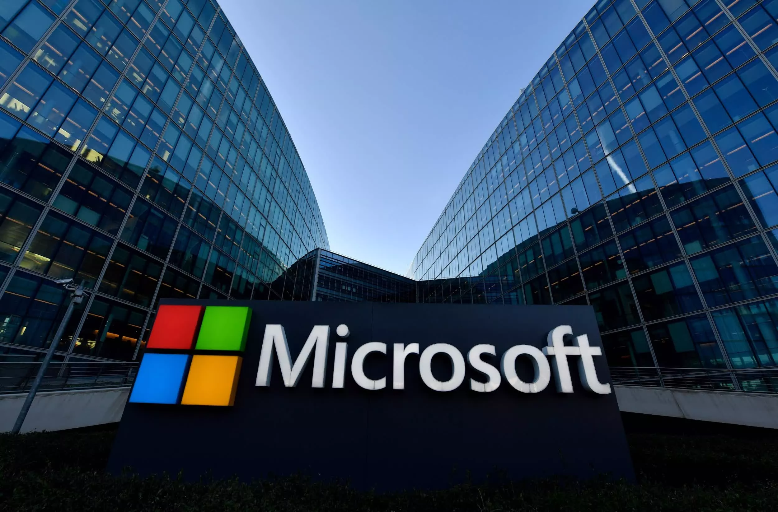 Microsoft supprime 6 000 postes dans le monde face à une frénésie d'investissements en IA 9 Microsoft Supprime 6 000 Postes Dans Le Monde Face à