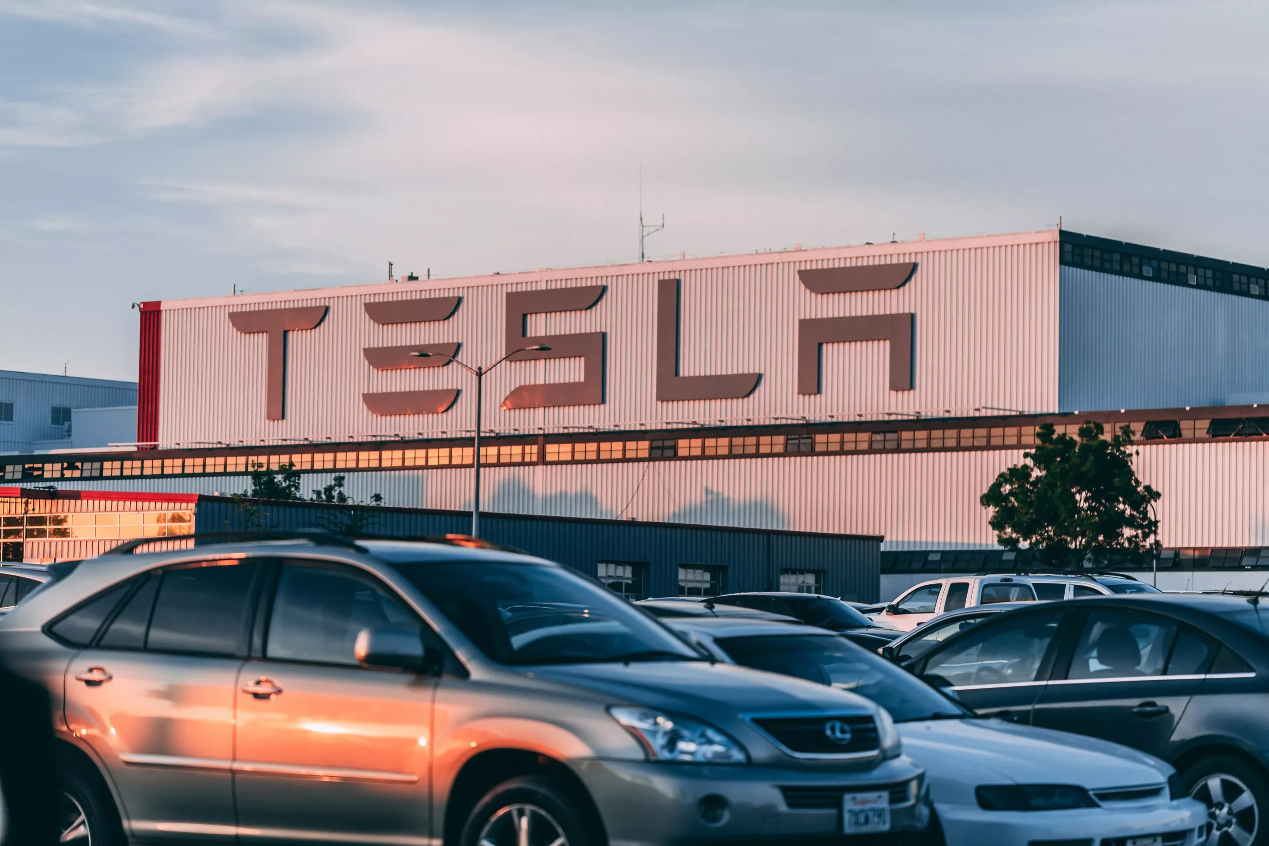 Les propriétaires de Tesla créent des cordes de secours pour éviter d’être piégés dans leurs voitures électriques 3 1747792901 150 Les proprietaires de Tesla creent des cordes de secours pour