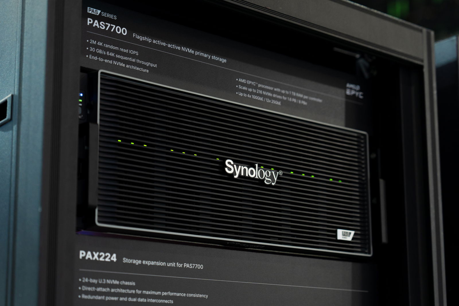 Synology présente le nouveau PAS7700, sa solution pour les clients exigeants 3 Le PAS7700 est de grandes dimensions