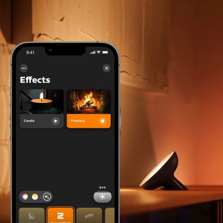 Convaincs-moi ! 5 raisons de choisir Philips Hue 9 C'est également amusant de contrôler la maison intelligente avec l'application. (Photo : Signify)