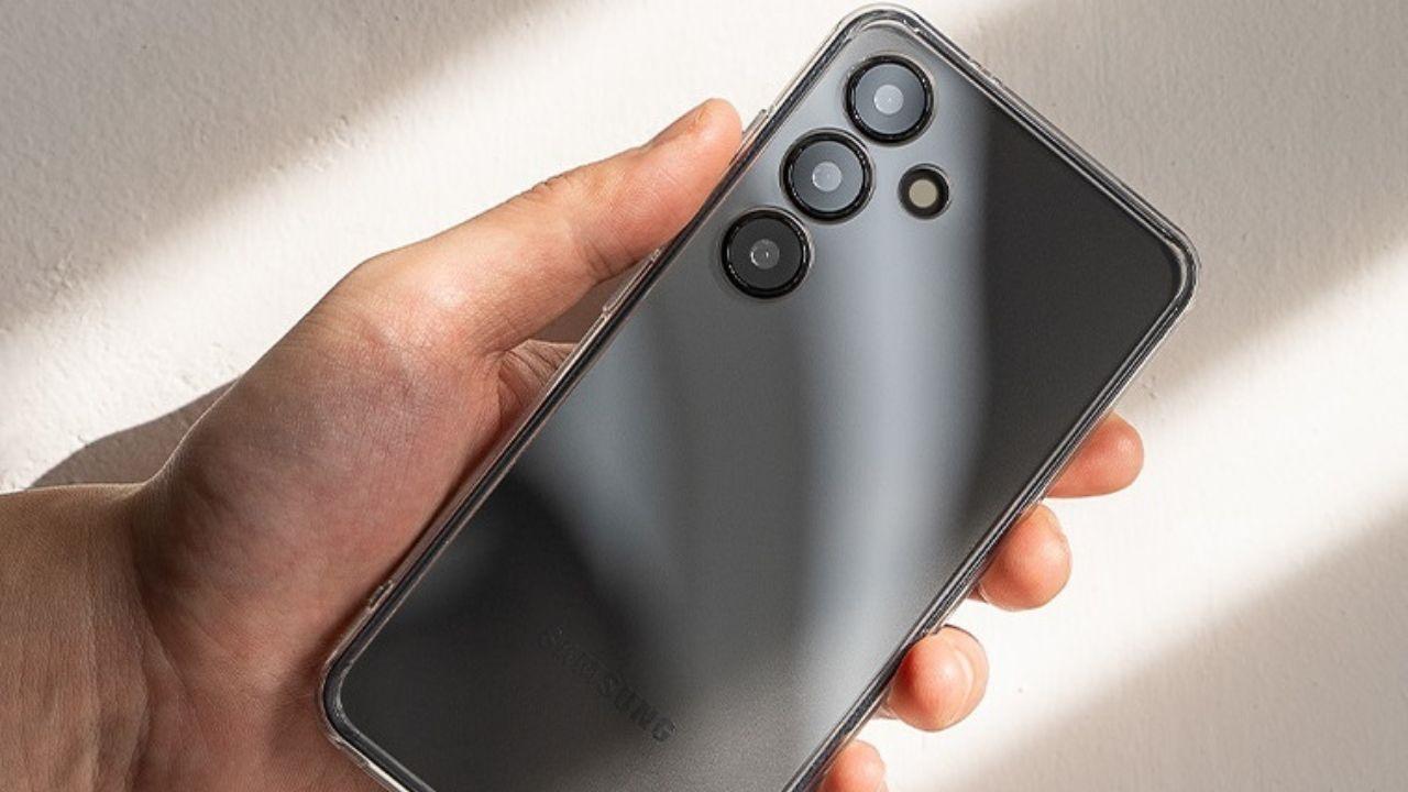 Les mobiles top de l'année dernière qui sont maintenant une véritable aubaine 4 coques Samsung Galaxy s24 Ringke Fusion